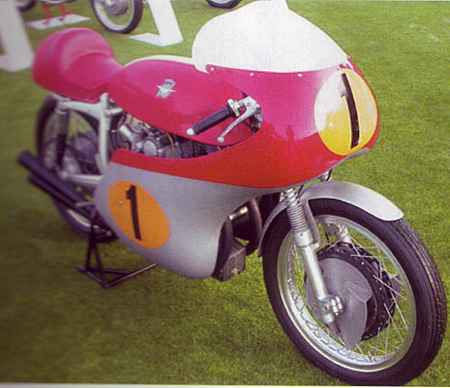 MV Agusta 500ccm 4-Zylinder John Surtees